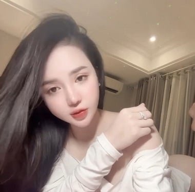 Chu Thúy Quỳnh body sexy