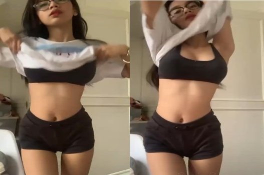 Quan hệ tình dục với cô gái có vòng 1 lớn hoàn hảo