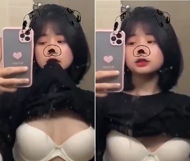 Đội trường vú nhỏ nhưng thích show hàng